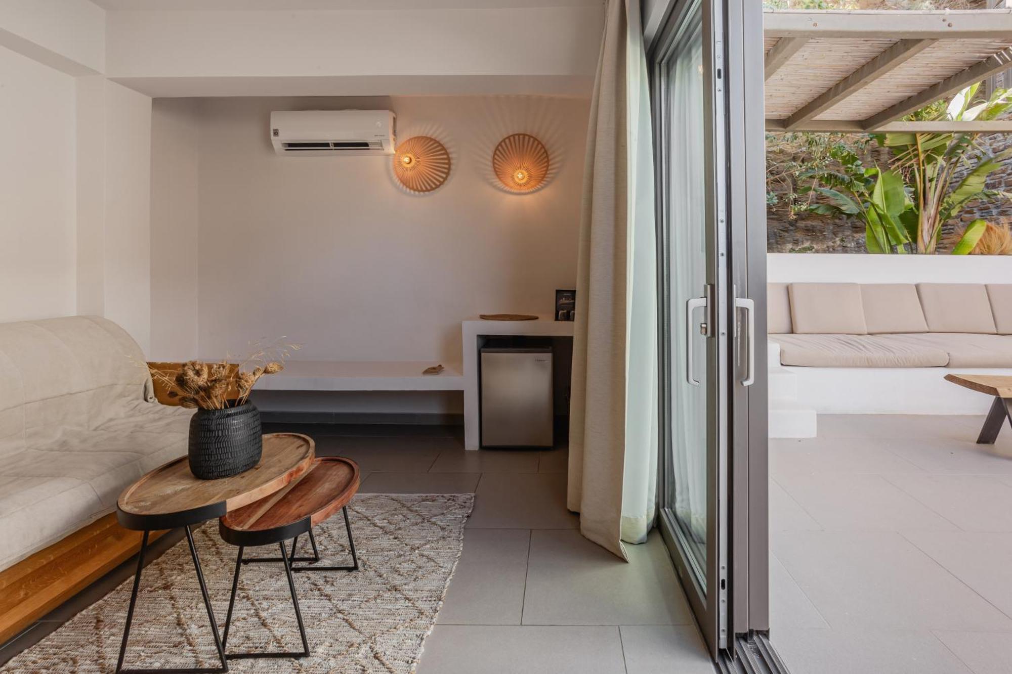 Amal Kythnos Suites Exterior photo